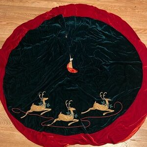Christmas tree skirt